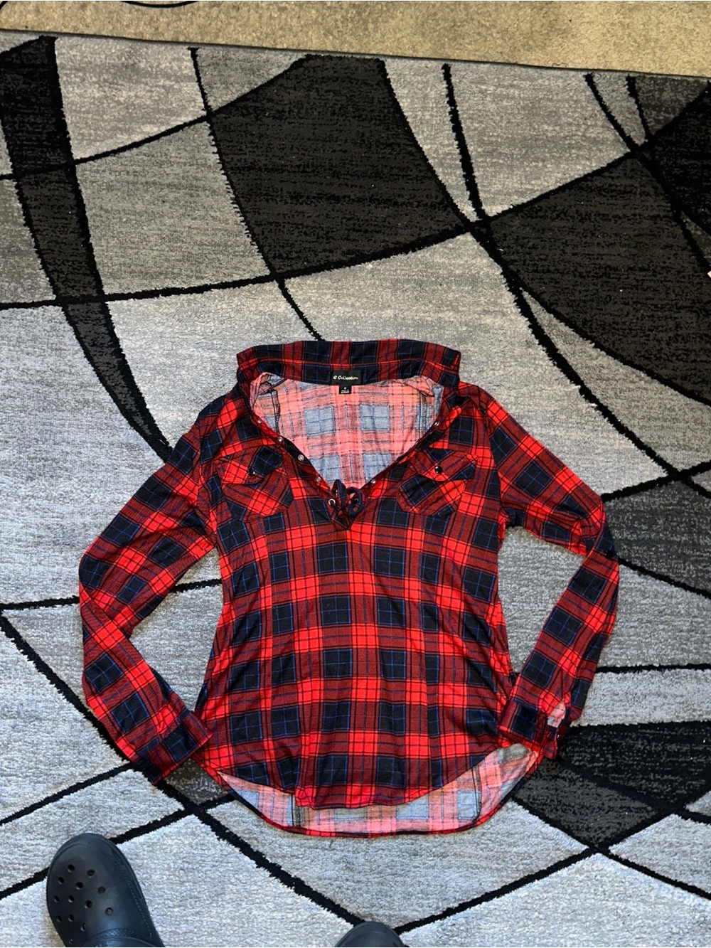 GG Collection Red and Black Plaid Button-Down Shirt